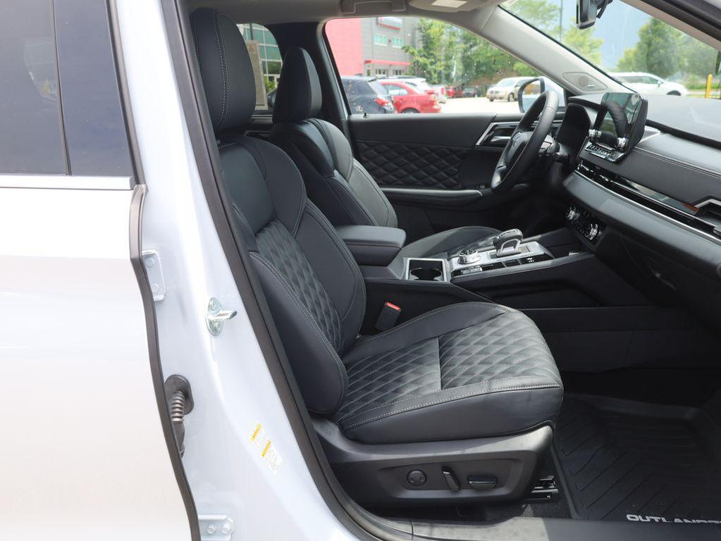 new 2025 Mitsubishi Outlander PHEV car, priced at $42,405