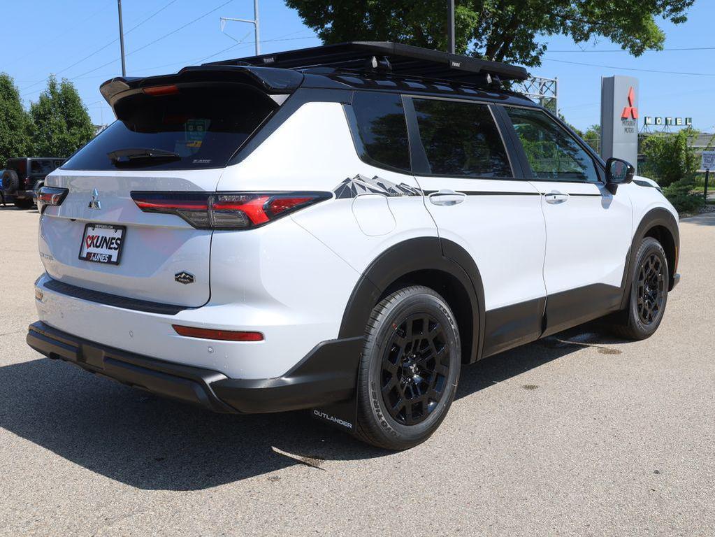 new 2025 Mitsubishi Outlander car, priced at $40,260