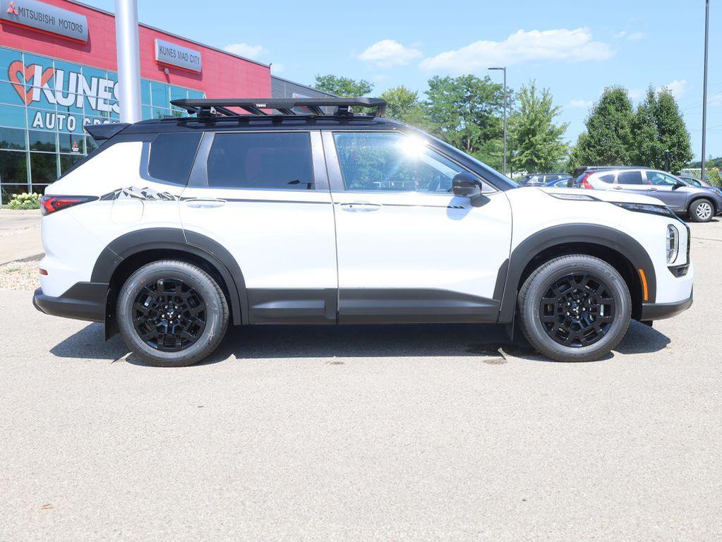 new 2025 Mitsubishi Outlander car, priced at $40,260