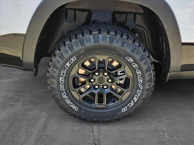 new 2025 Ram 1500 car, priced at $61,687