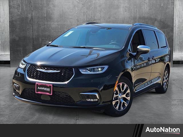 new 2025 Chrysler Pacifica car, priced at $54,352