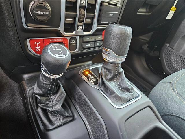 new 2025 Jeep Gladiator car, priced at $41,439