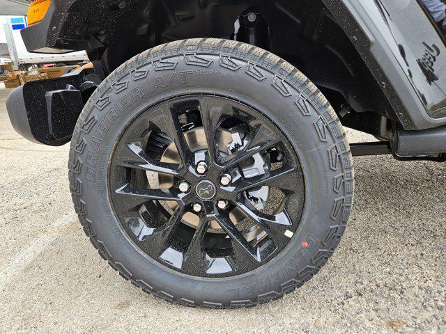 new 2025 Jeep Gladiator car, priced at $37,837