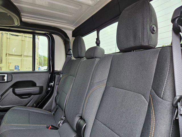 new 2025 Jeep Gladiator car, priced at $37,837