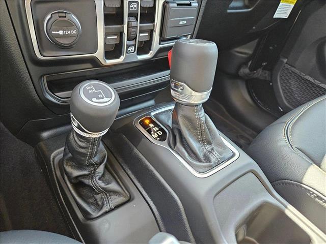 new 2025 Jeep Gladiator car, priced at $42,060