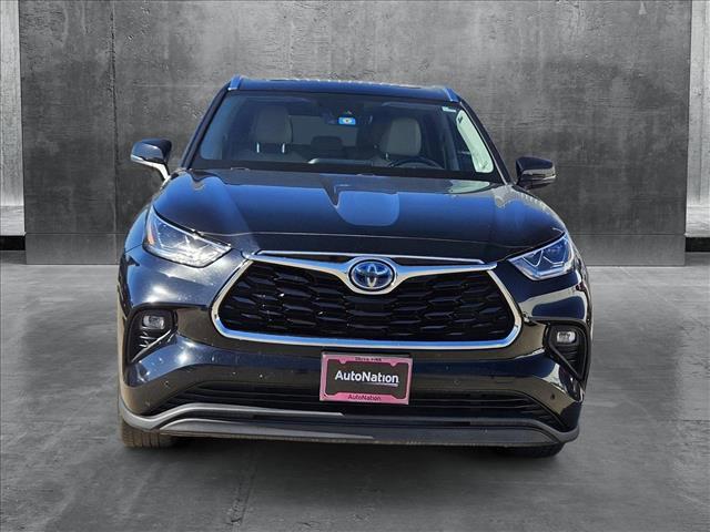 used 2020 Toyota Highlander Hybrid car, priced at $30,488