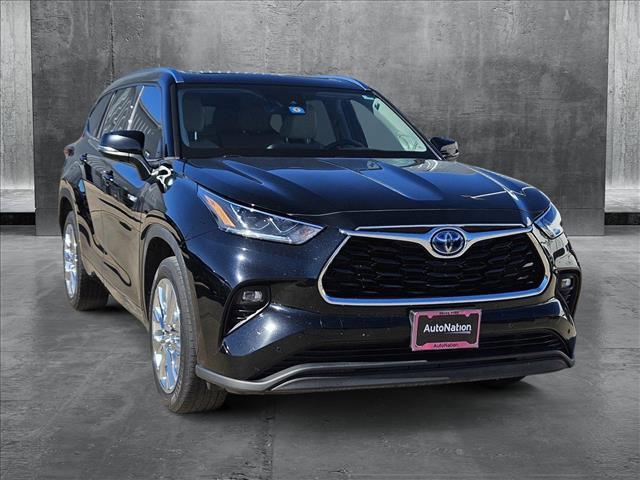 used 2020 Toyota Highlander Hybrid car, priced at $30,488