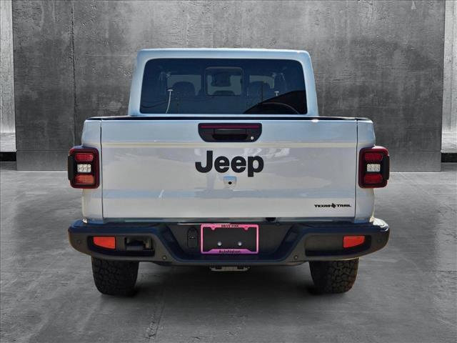 new 2025 Jeep Gladiator car, priced at $44,674