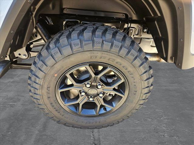 new 2025 Jeep Gladiator car, priced at $44,674