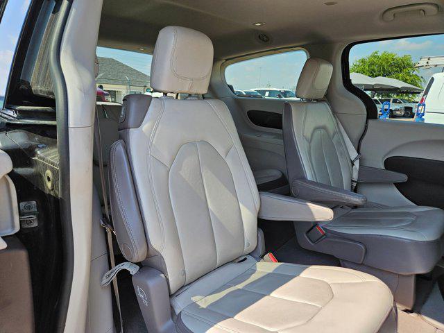 used 2017 Chrysler Pacifica car, priced at $14,995