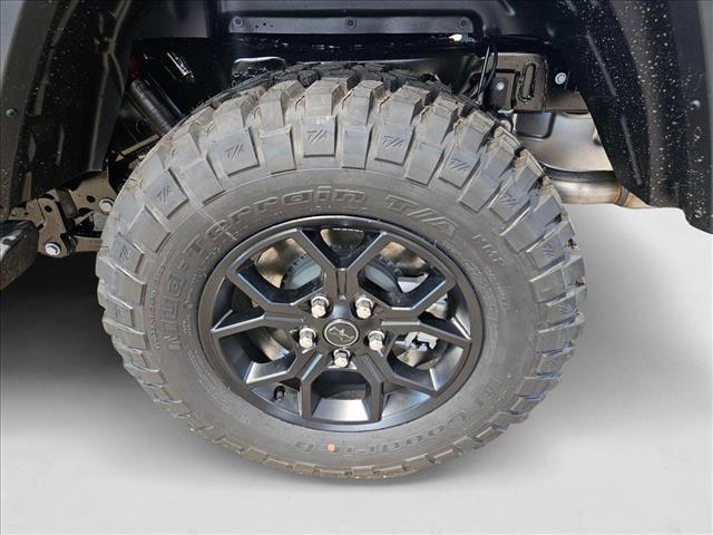 new 2025 Jeep Gladiator car, priced at $40,810