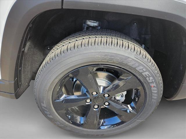 new 2025 Jeep Grand Cherokee car, priced at $40,091