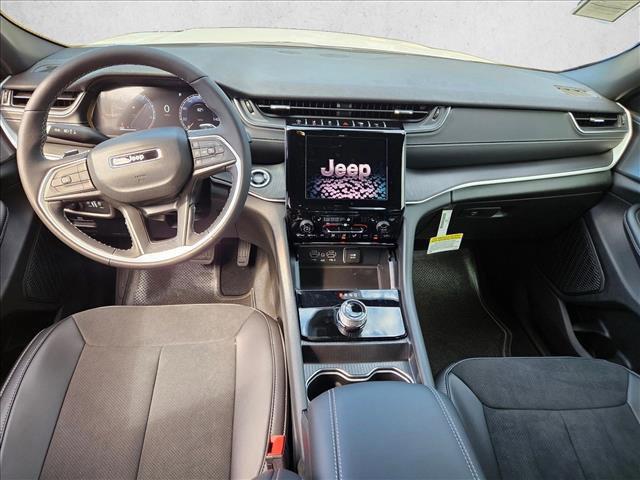 new 2025 Jeep Grand Cherokee car, priced at $40,091