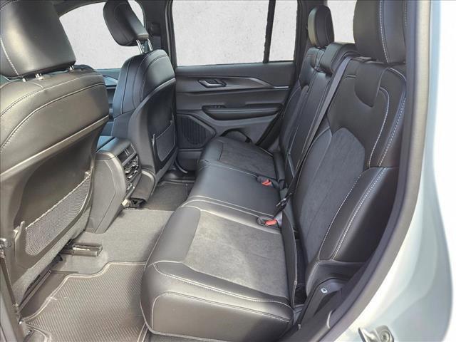 new 2025 Jeep Grand Cherokee car, priced at $40,091
