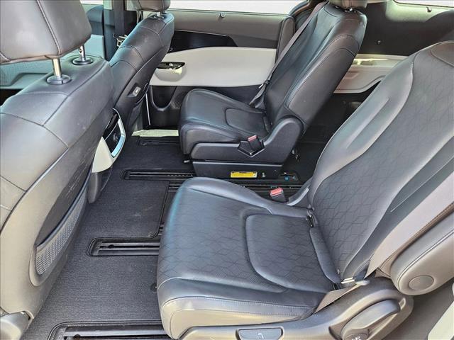 used 2022 Kia Carnival car, priced at $27,990