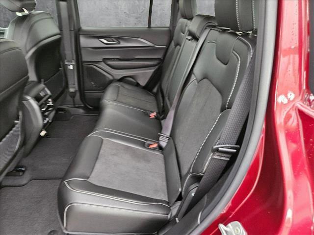 new 2025 Jeep Grand Cherokee car, priced at $37,046