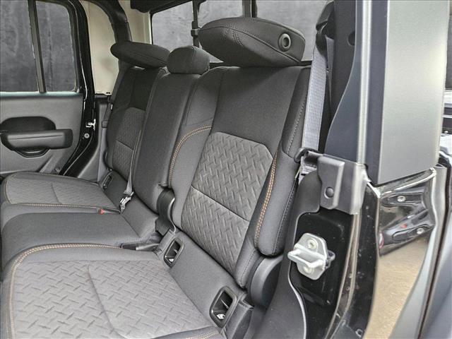 new 2025 Jeep Gladiator car, priced at $47,335