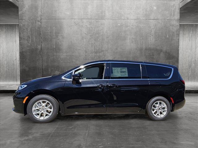 new 2024 Chrysler Pacifica car, priced at $39,641