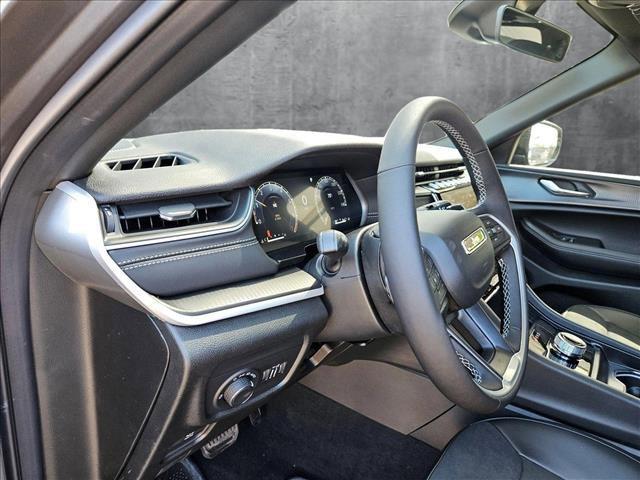 new 2025 Jeep Grand Cherokee car, priced at $40,496