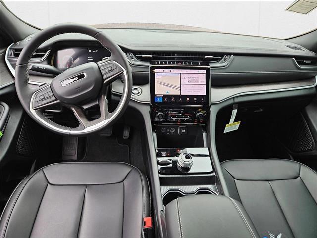 new 2025 Jeep Grand Cherokee car, priced at $42,061