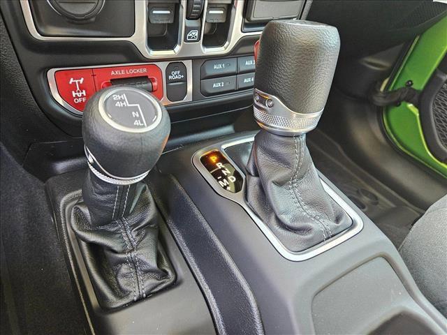 new 2025 Jeep Gladiator car, priced at $46,559