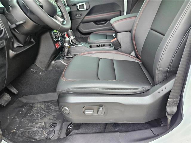 new 2025 Jeep Gladiator car, priced at $48,372