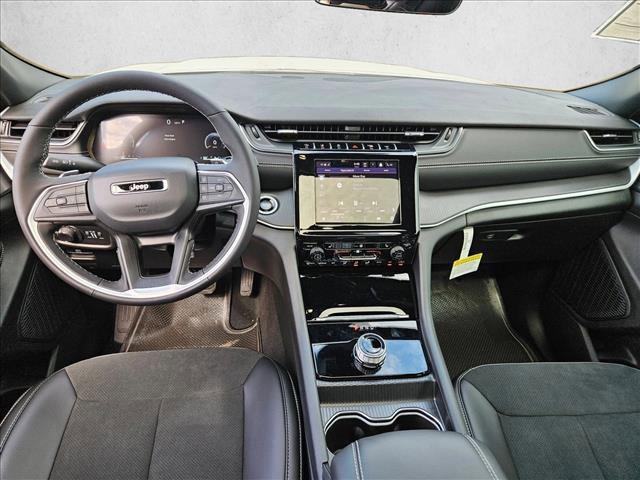 new 2025 Jeep Grand Cherokee car, priced at $40,091