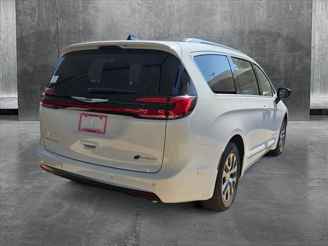new 2025 Chrysler Pacifica car, priced at $49,452