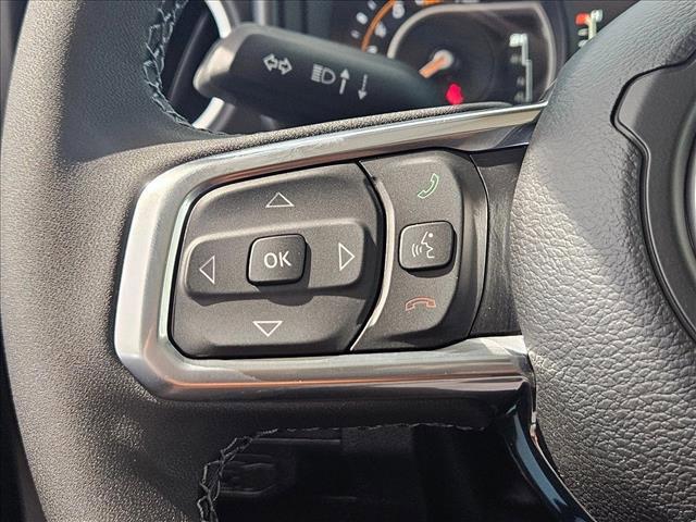 new 2025 Jeep Wrangler car, priced at $46,734