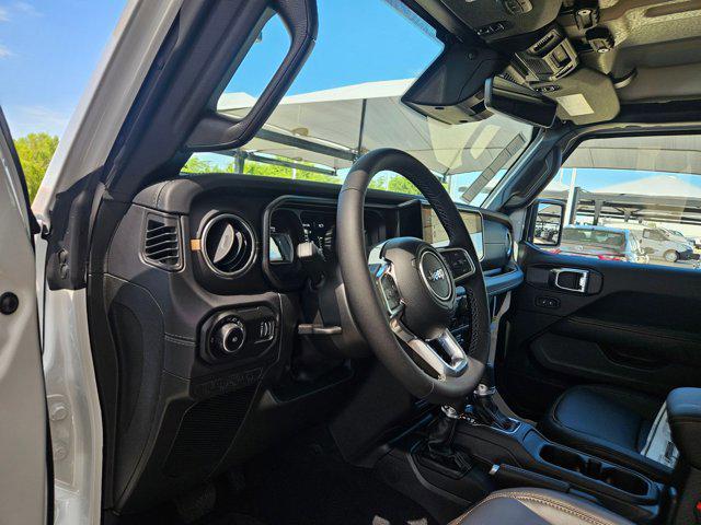 new 2025 Jeep Wrangler car, priced at $47,634