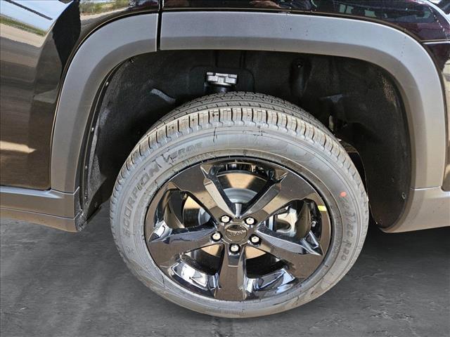 new 2025 Jeep Grand Cherokee L car, priced at $48,301