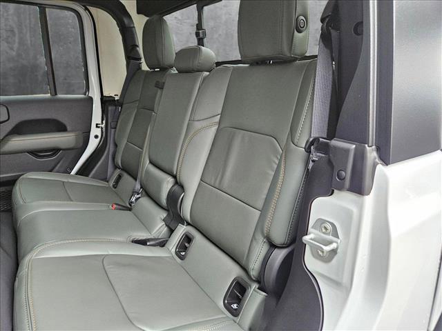 new 2025 Jeep Gladiator car, priced at $48,595