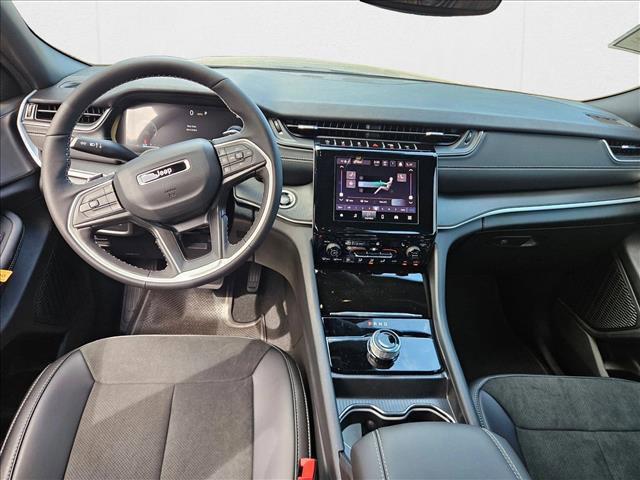 new 2025 Jeep Grand Cherokee car, priced at $35,997
