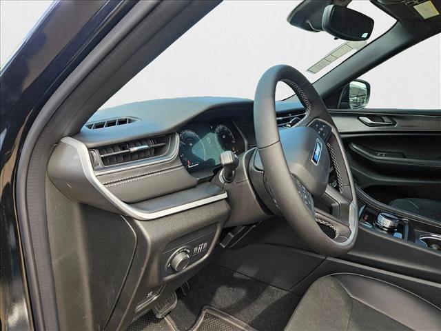 new 2025 Jeep Grand Cherokee car, priced at $35,997