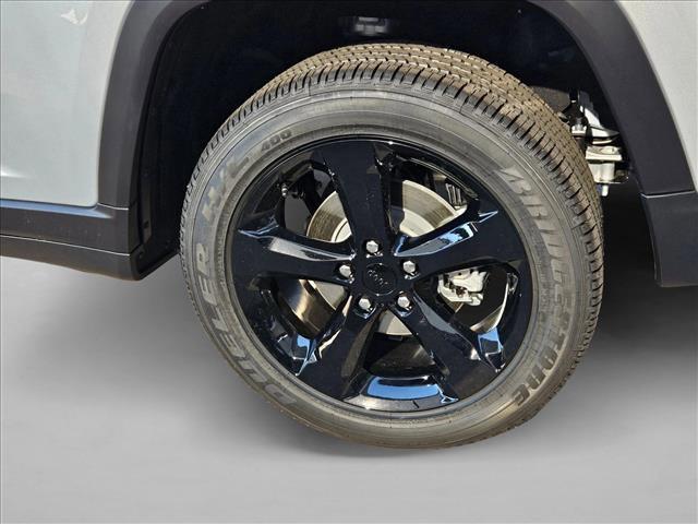new 2025 Jeep Grand Cherokee car, priced at $40,277