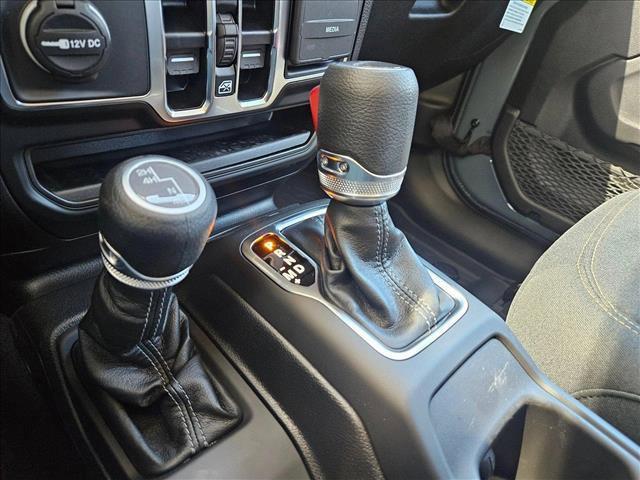 new 2025 Jeep Gladiator car, priced at $36,750