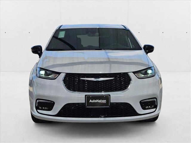 new 2025 Chrysler Pacifica car, priced at $36,997