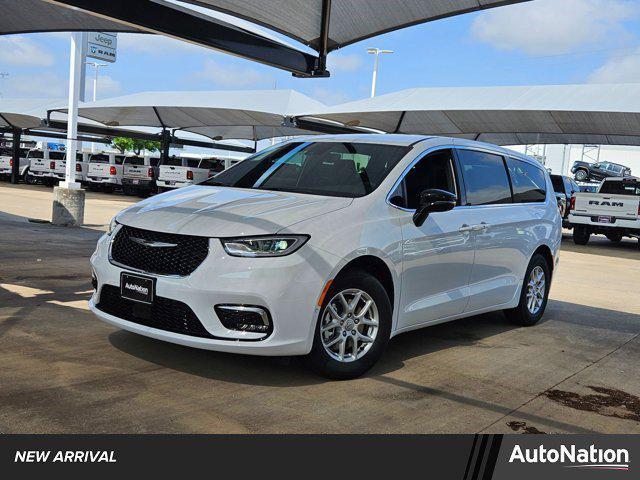 new 2025 Chrysler Pacifica car, priced at $38,522