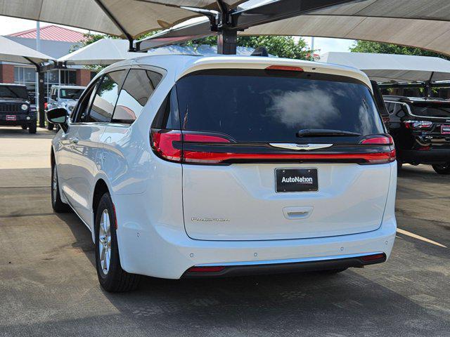 new 2025 Chrysler Pacifica car, priced at $38,522