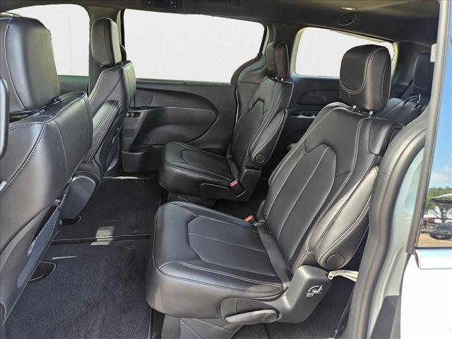 new 2025 Chrysler Pacifica car, priced at $36,997
