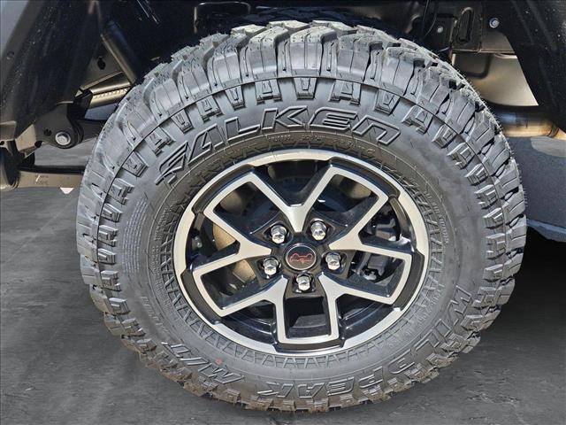 new 2025 Jeep Gladiator car, priced at $47,002