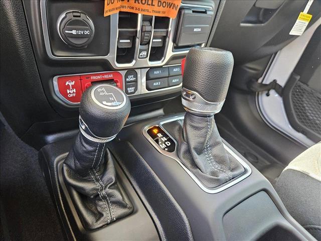 new 2025 Jeep Gladiator car, priced at $45,252