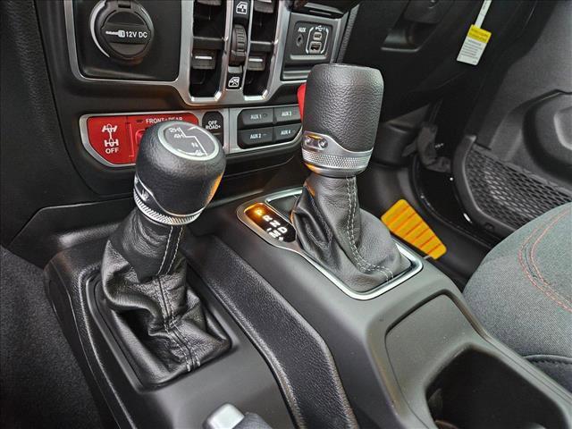 new 2025 Jeep Gladiator car, priced at $43,842