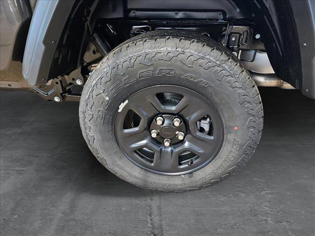 new 2025 Jeep Gladiator car, priced at $39,900