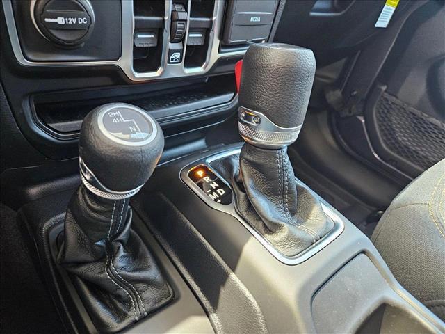 new 2025 Jeep Gladiator car, priced at $39,900