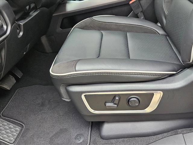 new 2025 Ram 1500 car, priced at $59,618