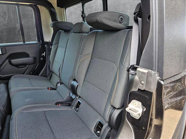 new 2025 Jeep Gladiator car, priced at $39,000