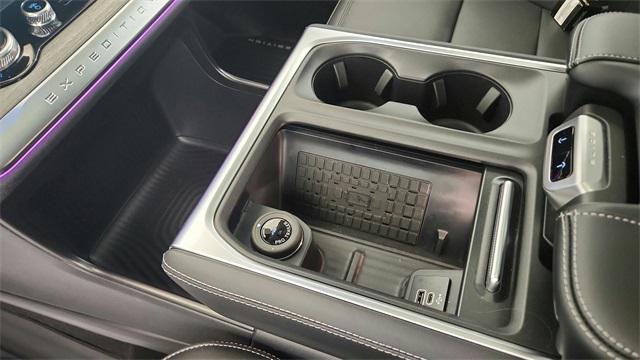new 2025 Ford Expedition car, priced at $80,025