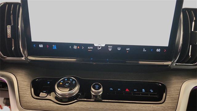 new 2025 Ford Expedition car, priced at $80,025