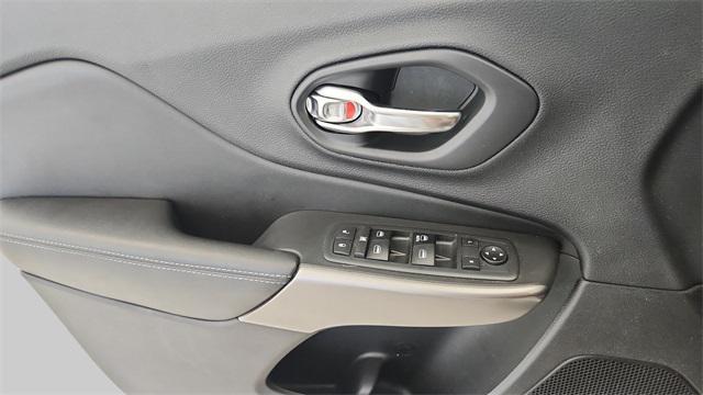 used 2019 Jeep Cherokee car, priced at $14,489